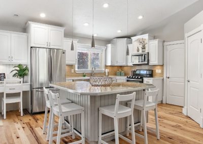 Maple Mountain Quilt Retreat Kitchen